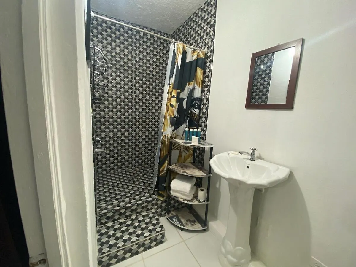 876 Oasis -King Bed - Sunset View Retreat- Jacuzzi Daire Tower Isle 0*,
